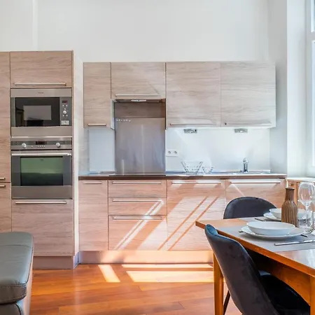 Stylish 1-bedroom Near Beaches & Croisette Apartment