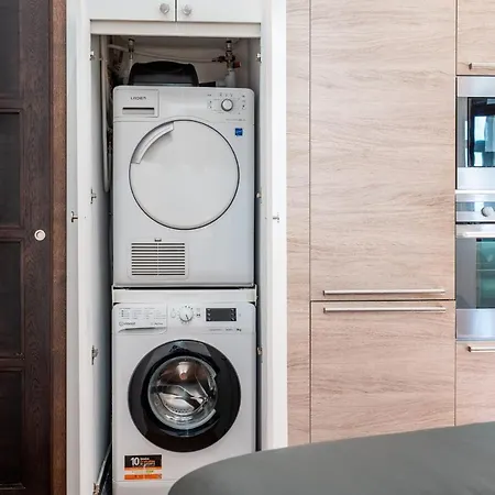 Stylish 1-bedroom Near Beaches & Croisette Apartment *
