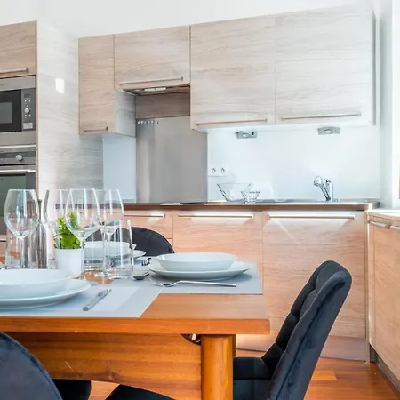 Apartment Stylish 1-bedroom Near Beaches & Croisette *